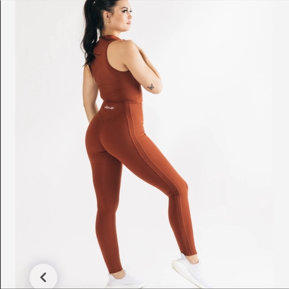 Alphalete leggings in Cinnamon